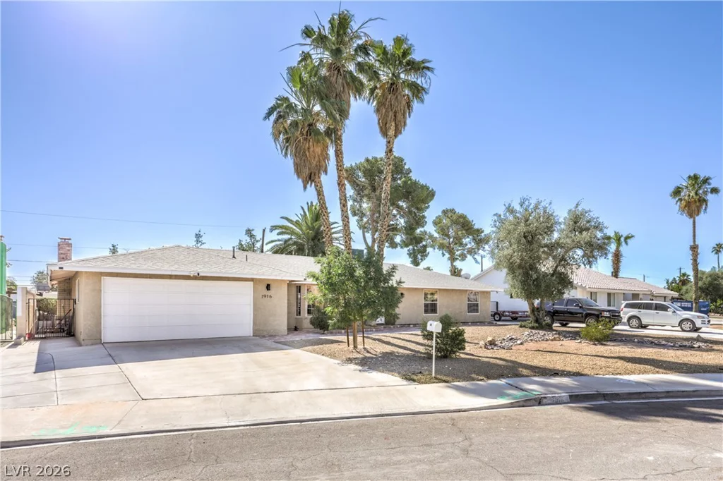 1916 Stonehaven, Las Vegas, NV 89108