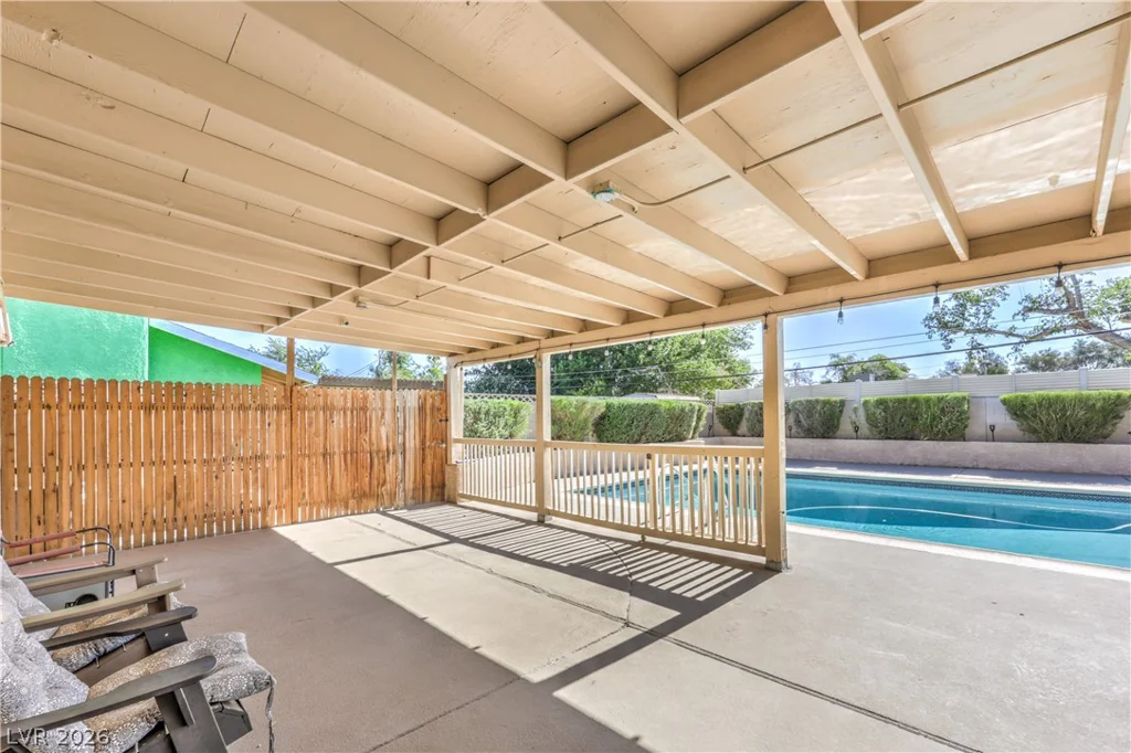 1916 Stonehaven, Las Vegas, NV 89108