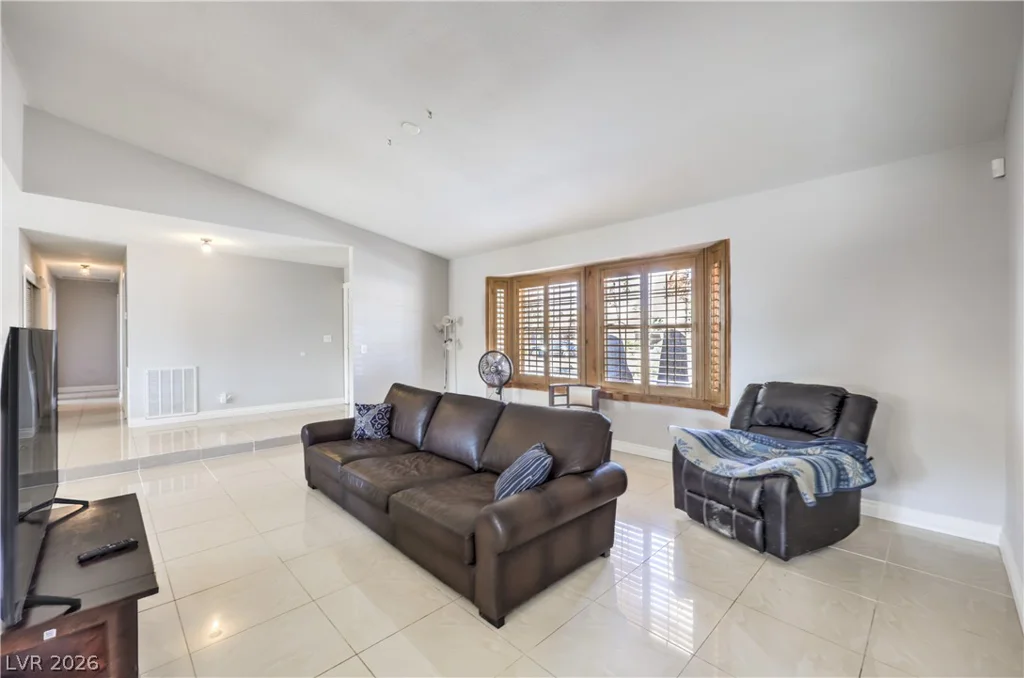 1916 Stonehaven, Las Vegas, NV 89108