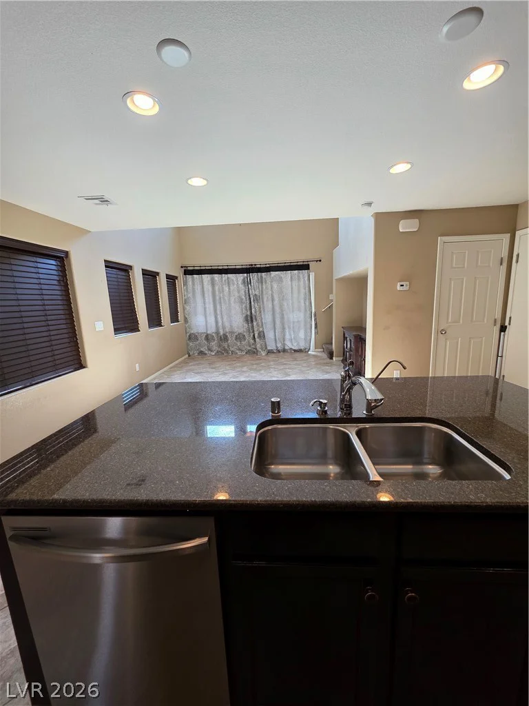 9047 Winthrop Springs, Las Vegas, NV 89139