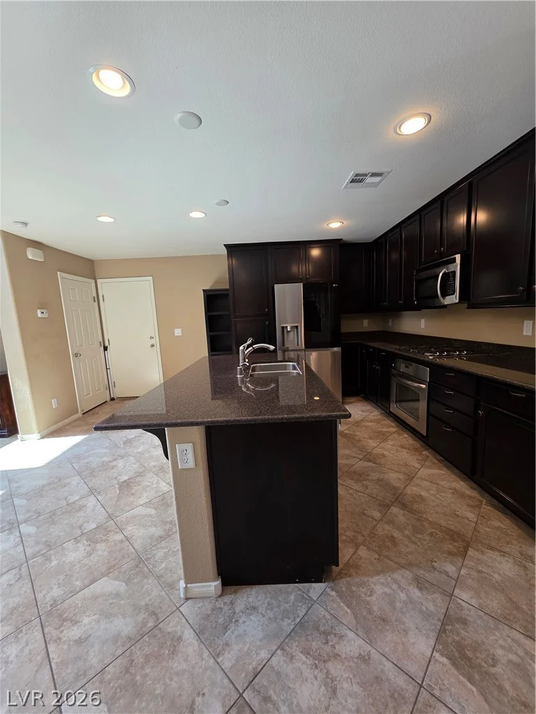 9047 Winthrop Springs, Las Vegas, NV 89139
