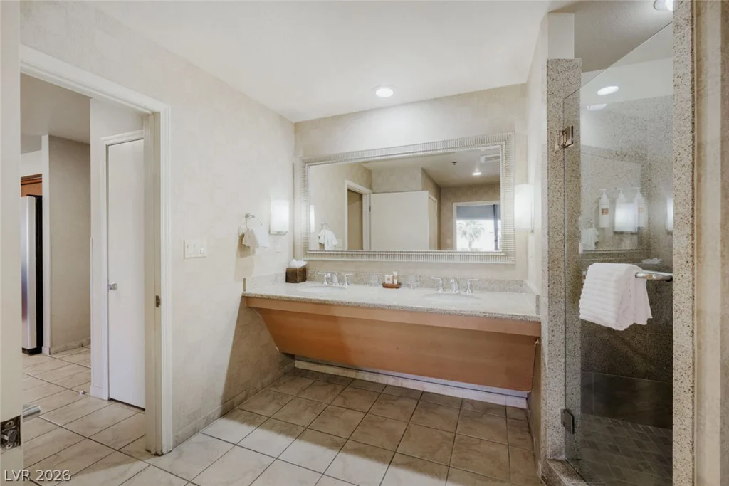 211 Flamingo, Las Vegas, NV 89169