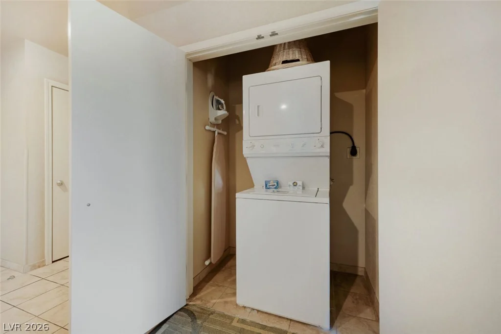 211 Flamingo, Las Vegas, NV 89169