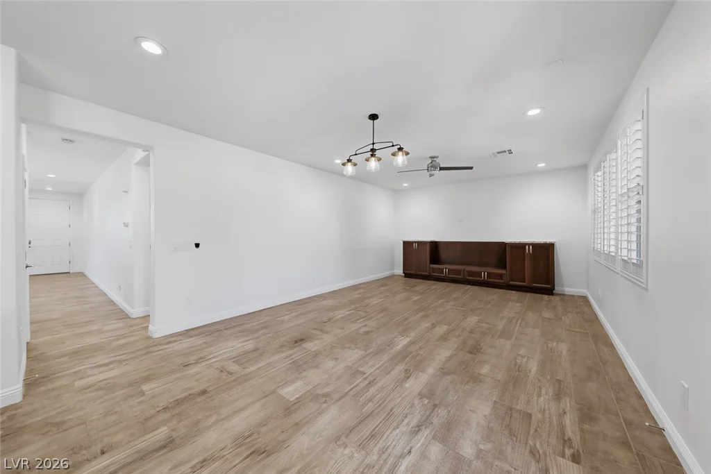 5301 Fairbranch, Las Vegas, NV 89135