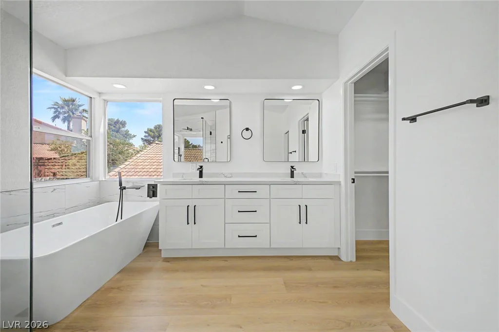 9812 Eagle Rock, Las Vegas, NV 89117