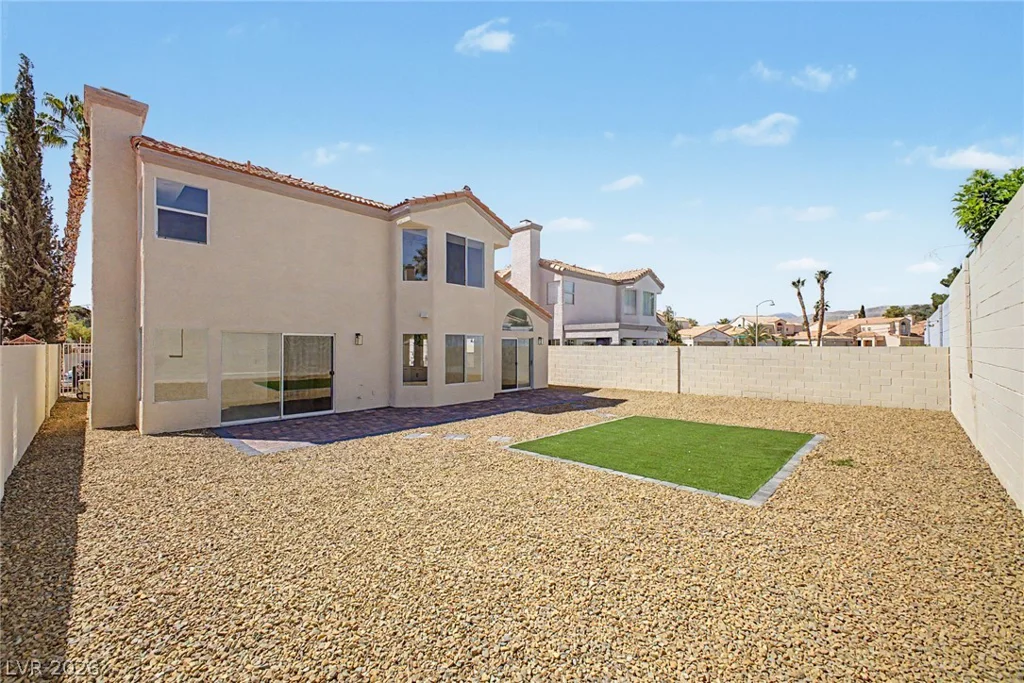 9812 Eagle Rock, Las Vegas, NV 89117