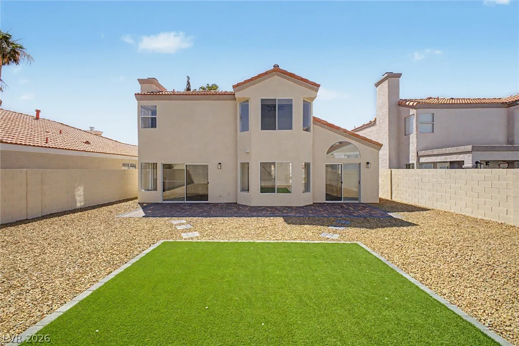 9812 Eagle Rock, Las Vegas, NV 89117