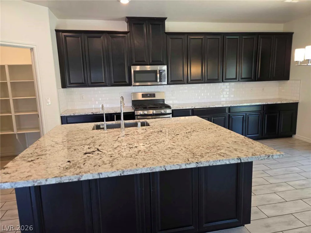 6967 Noah Raven, North Las Vegas, NV 89084