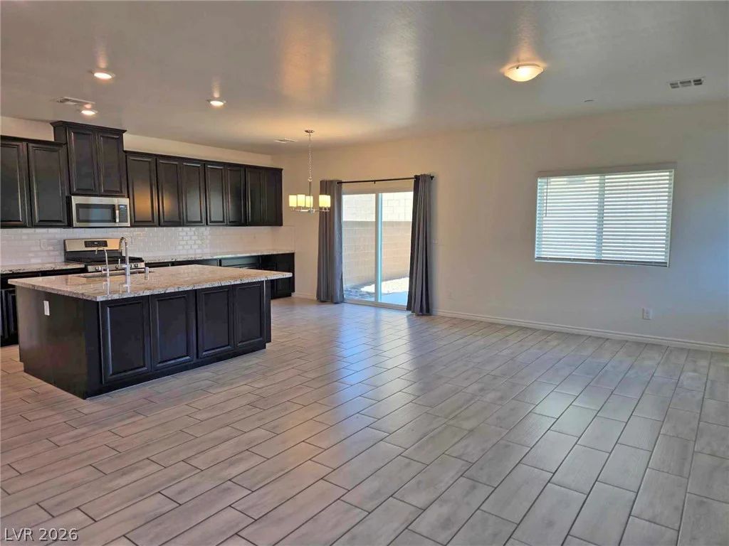 6967 Noah Raven, North Las Vegas, NV 89084