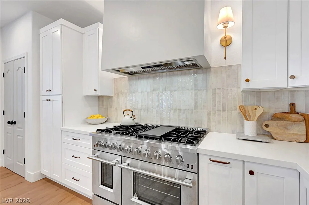 395 Suzanne Peak, Henderson, NV 89012