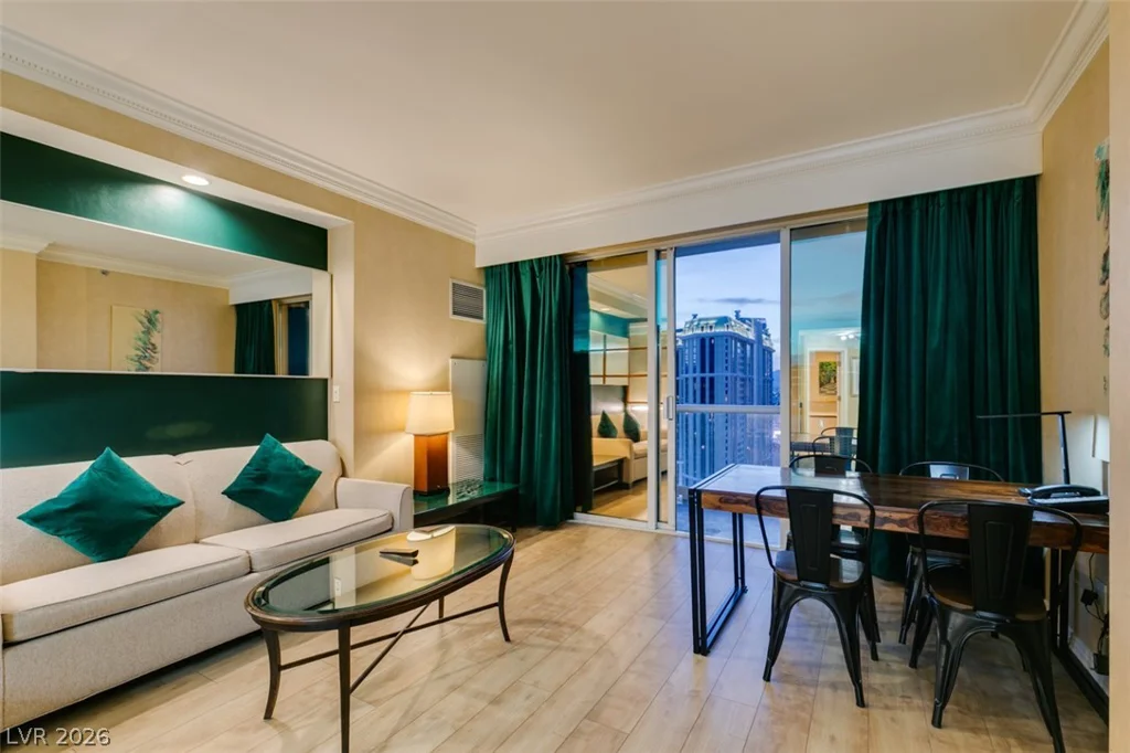 145 HARMON, Las Vegas, NV 89109