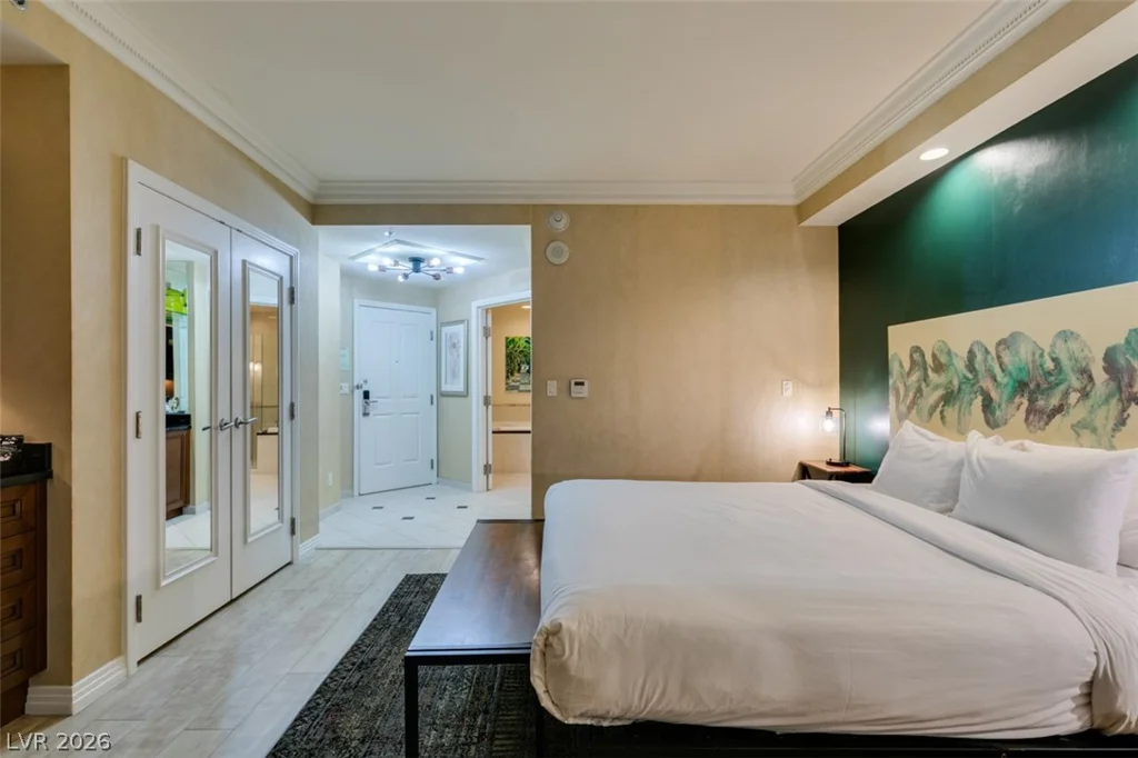 145 HARMON, Las Vegas, NV 89109
