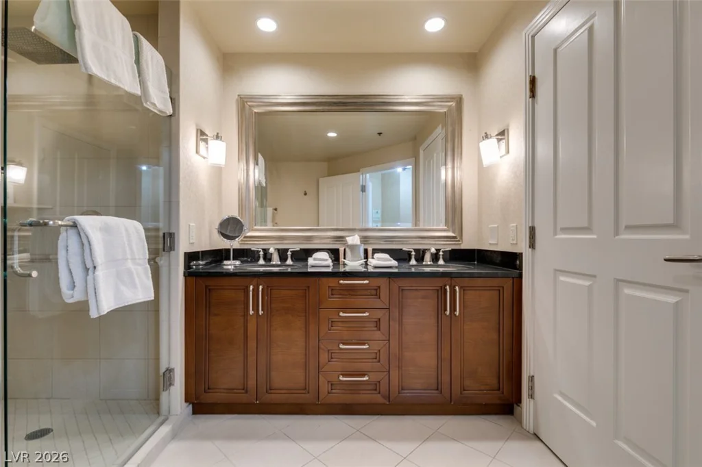 145 HARMON, Las Vegas, NV 89109