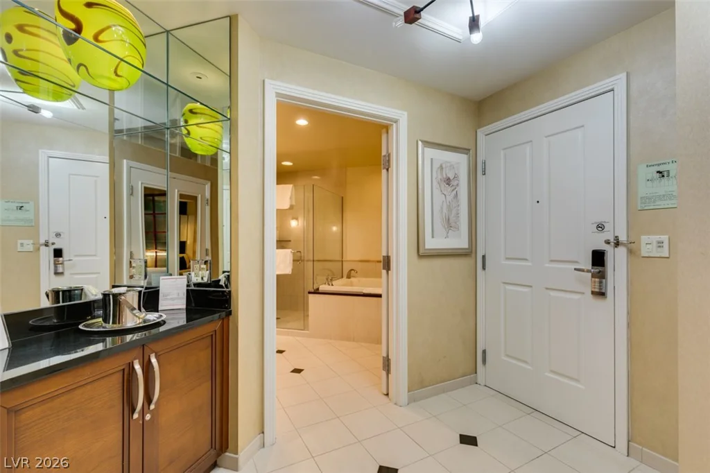 145 HARMON, Las Vegas, NV 89109