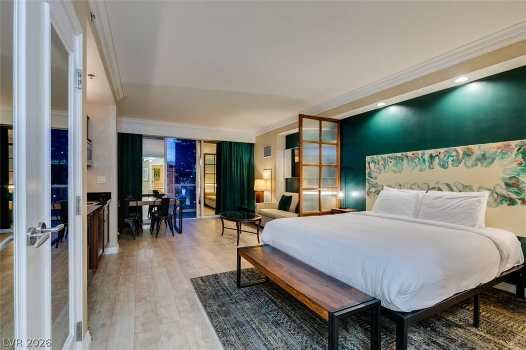 145 HARMON, Las Vegas, NV 89109