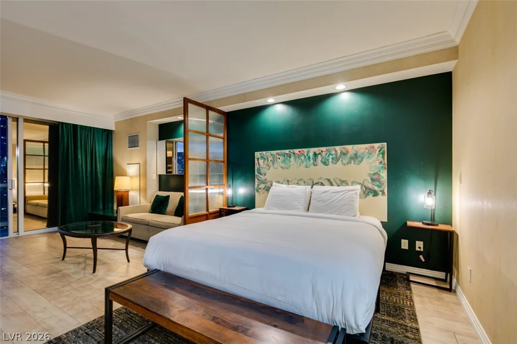 145 HARMON, Las Vegas, NV 89109