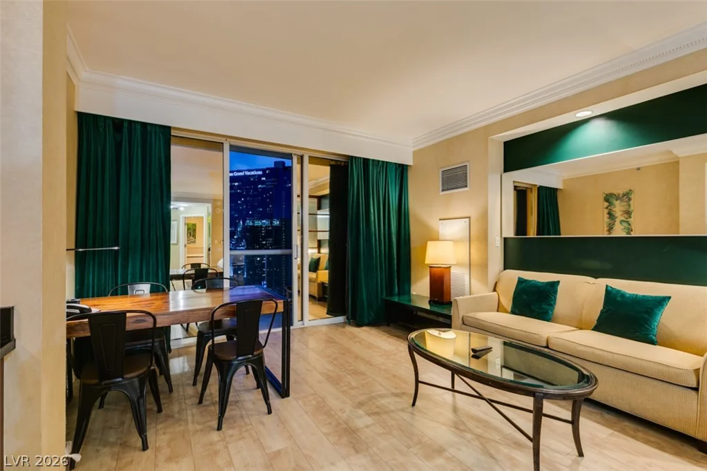 145 HARMON, Las Vegas, NV 89109