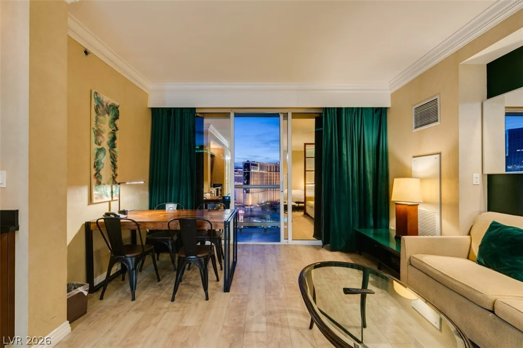 145 HARMON, Las Vegas, NV 89109