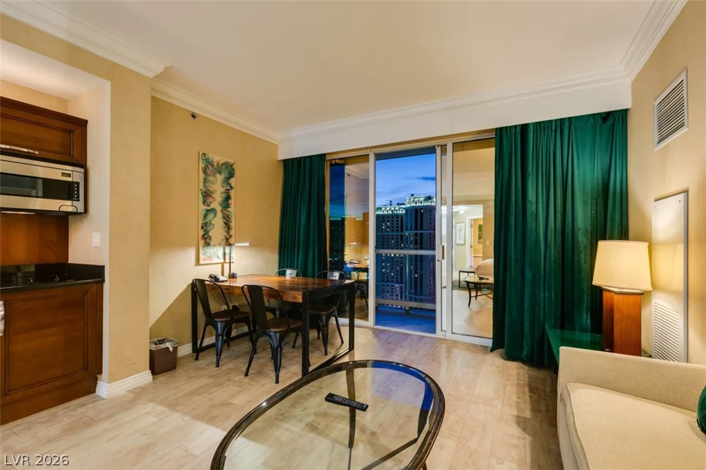 145 HARMON, Las Vegas, NV 89109