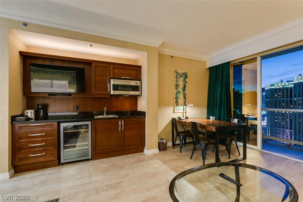 145 HARMON, Las Vegas, NV 89109