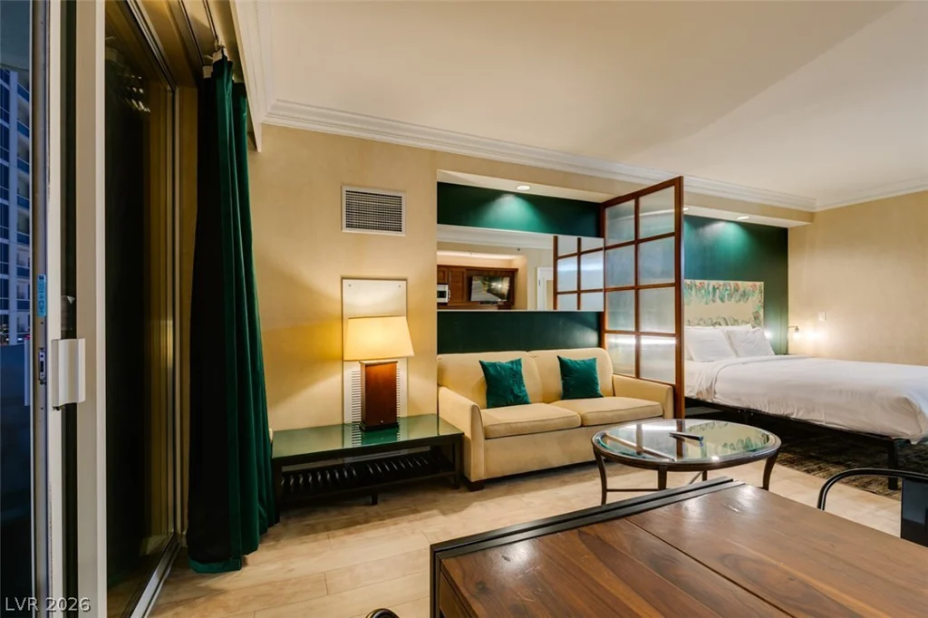 145 HARMON, Las Vegas, NV 89109