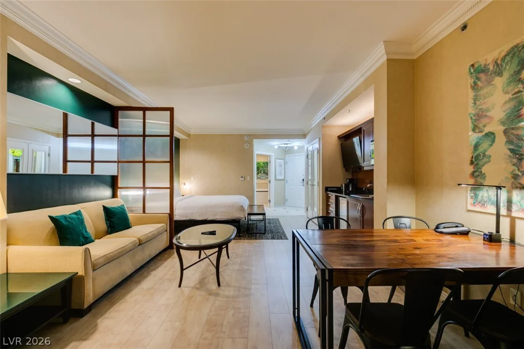 145 HARMON, Las Vegas, NV 89109