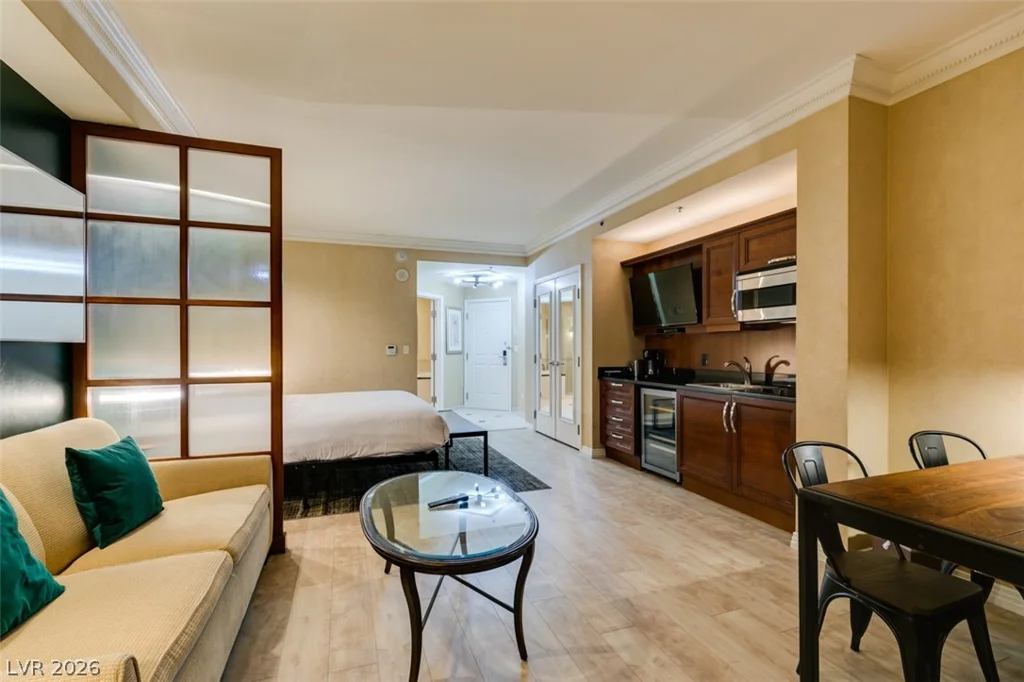 145 HARMON, Las Vegas, NV 89109