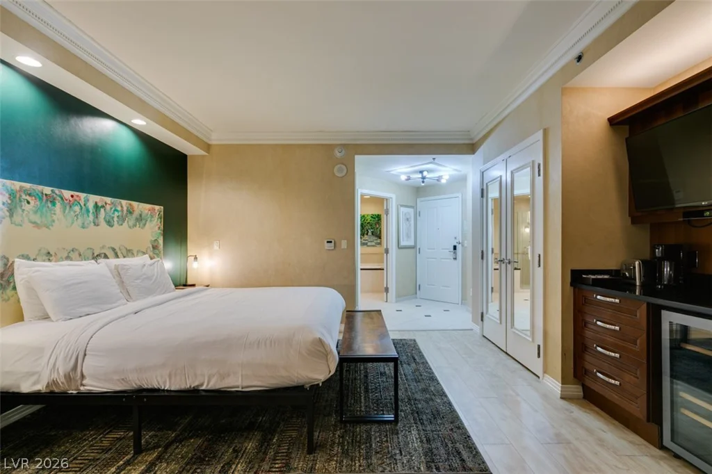 145 HARMON, Las Vegas, NV 89109