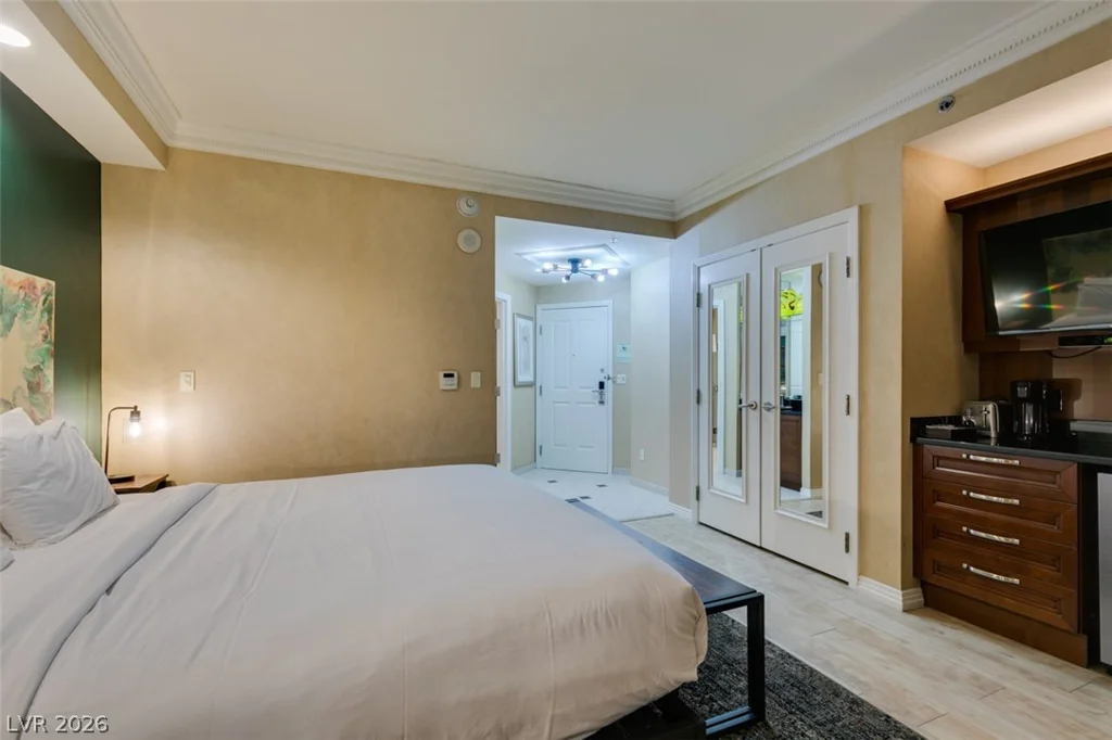 145 HARMON, Las Vegas, NV 89109