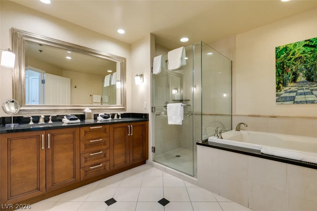145 HARMON, Las Vegas, NV 89109
