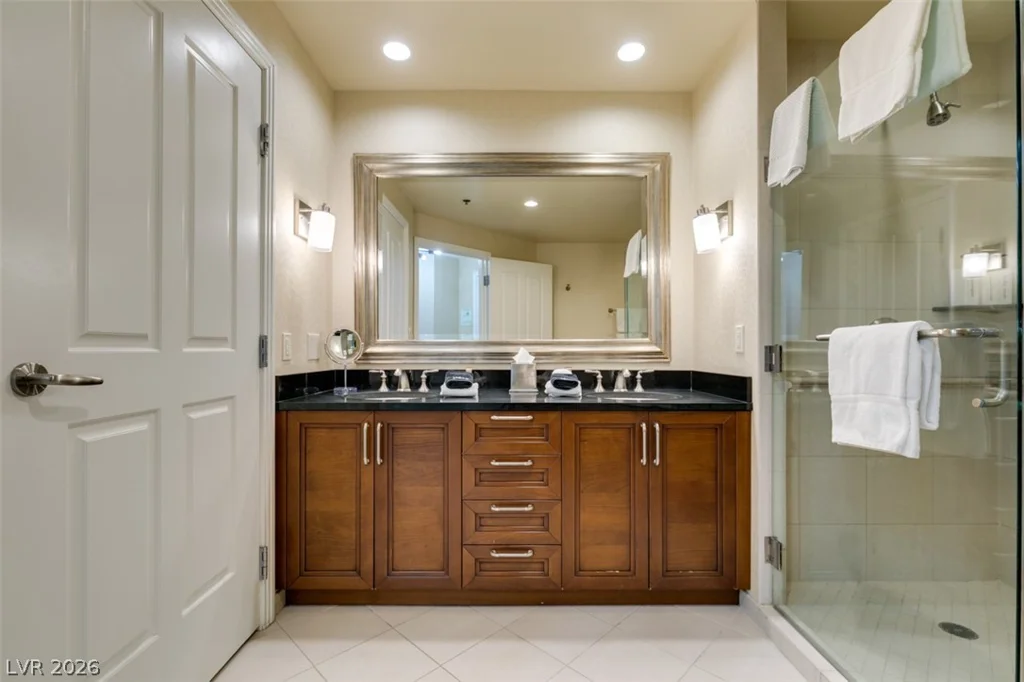 145 HARMON, Las Vegas, NV 89109