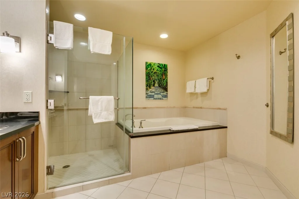 145 HARMON, Las Vegas, NV 89109