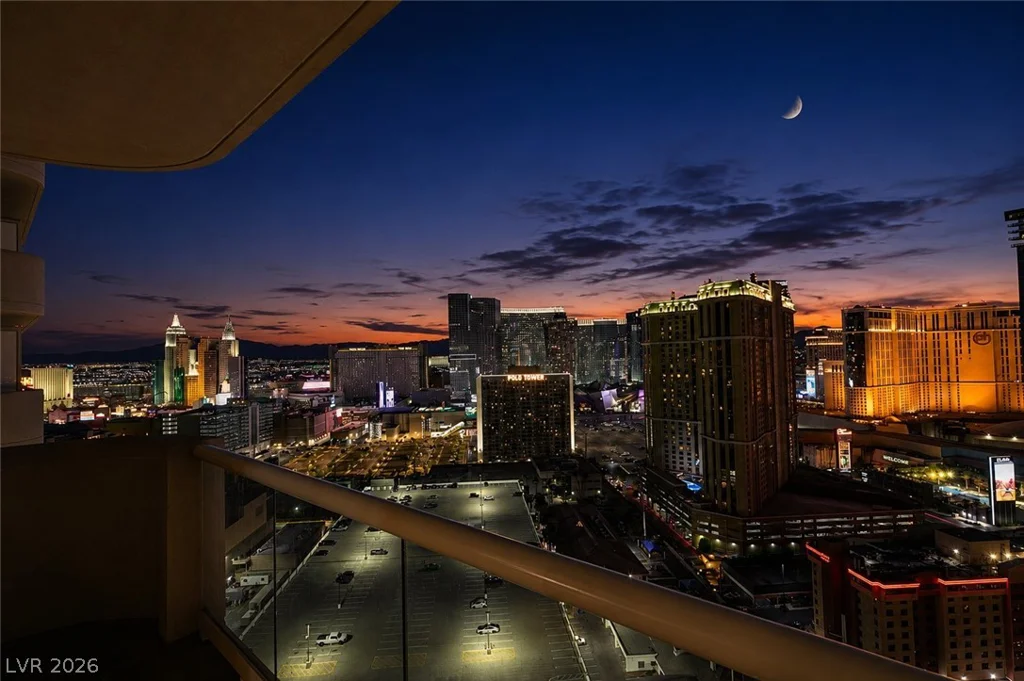 145 HARMON, Las Vegas, NV 89109