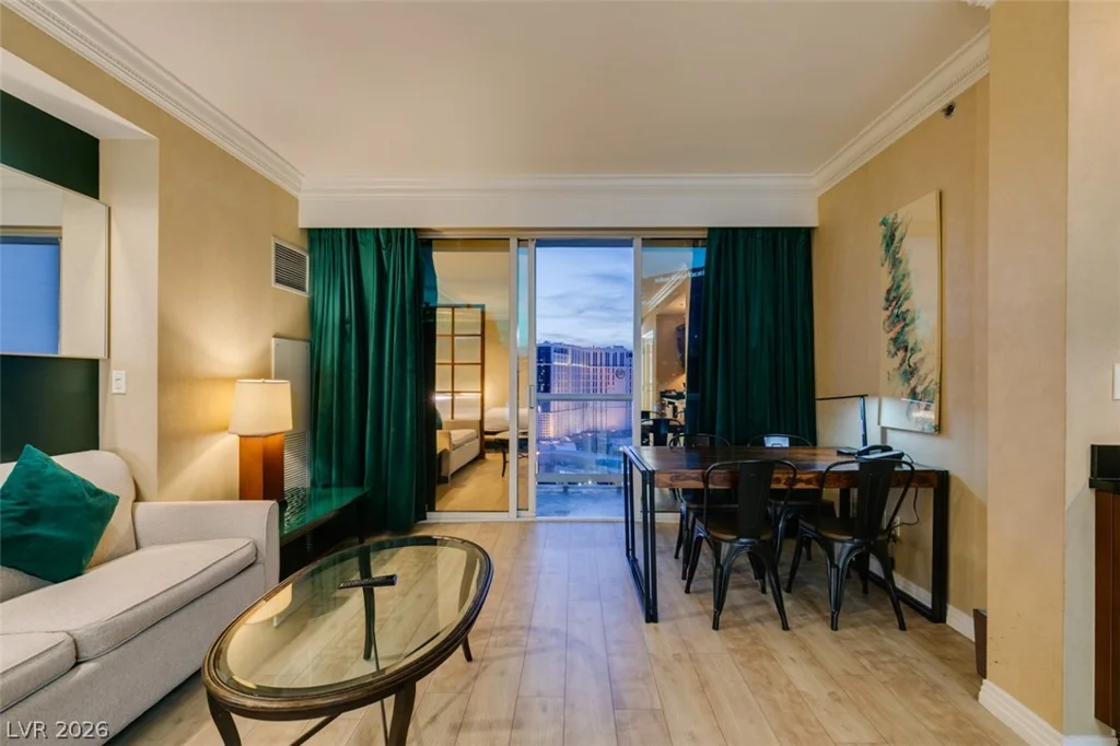 145 HARMON, Las Vegas, NV 89109