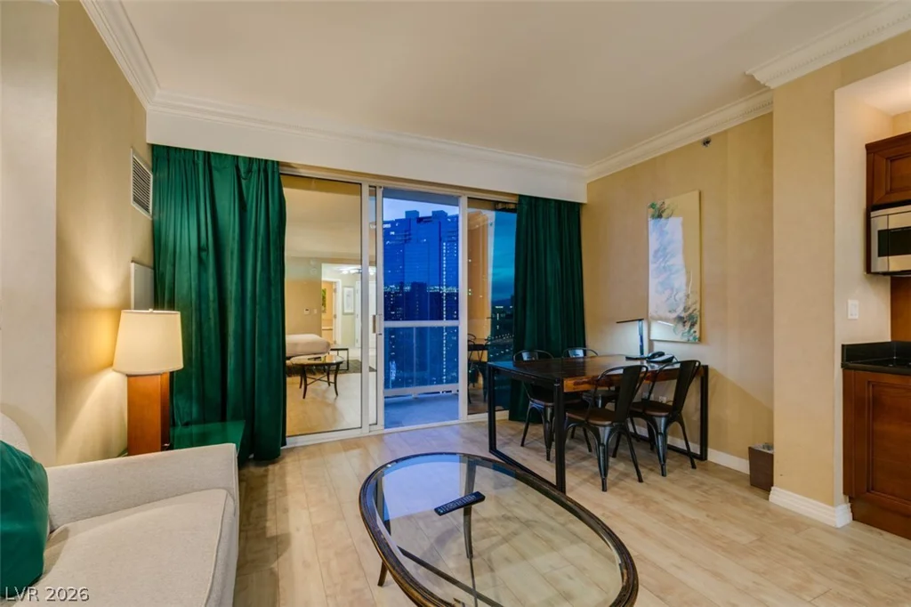 145 HARMON, Las Vegas, NV 89109