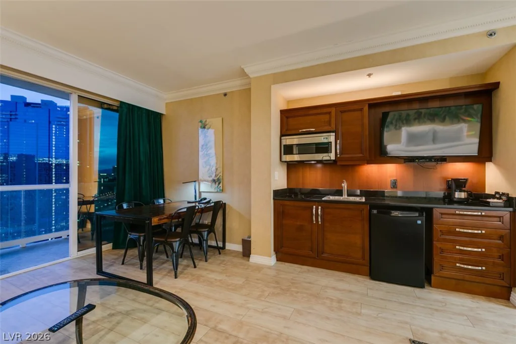 145 HARMON, Las Vegas, NV 89109