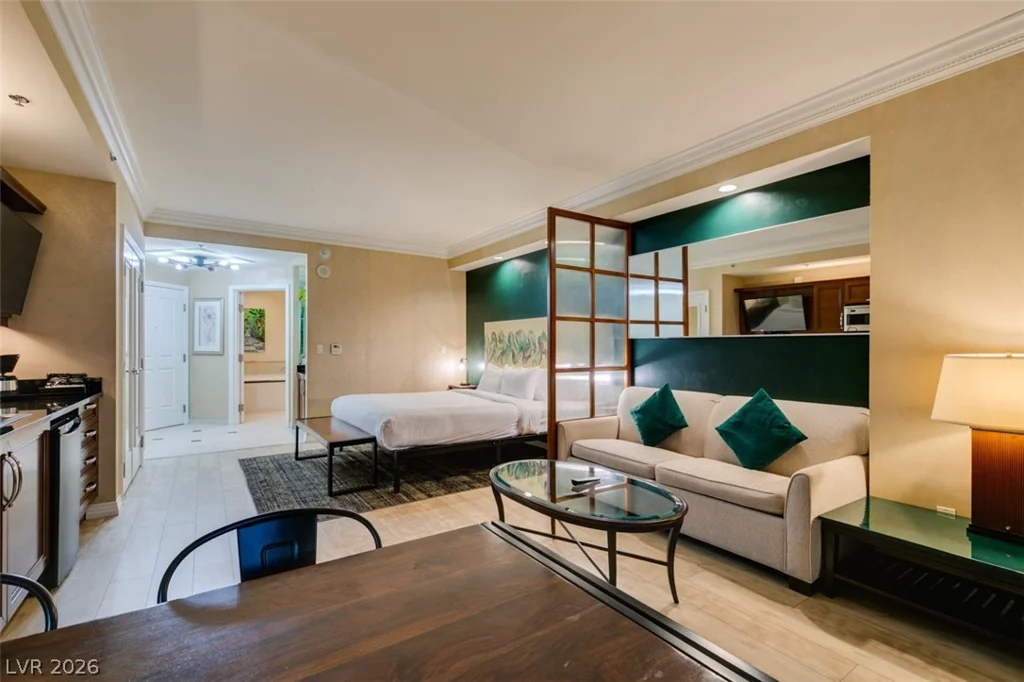 145 HARMON, Las Vegas, NV 89109