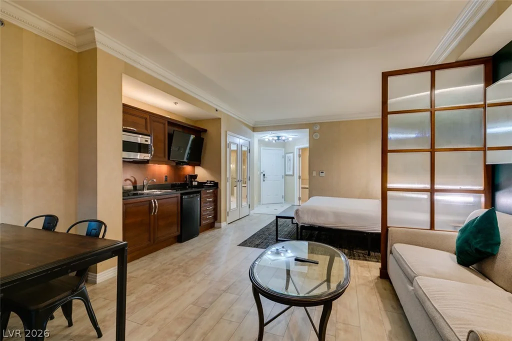 145 HARMON, Las Vegas, NV 89109