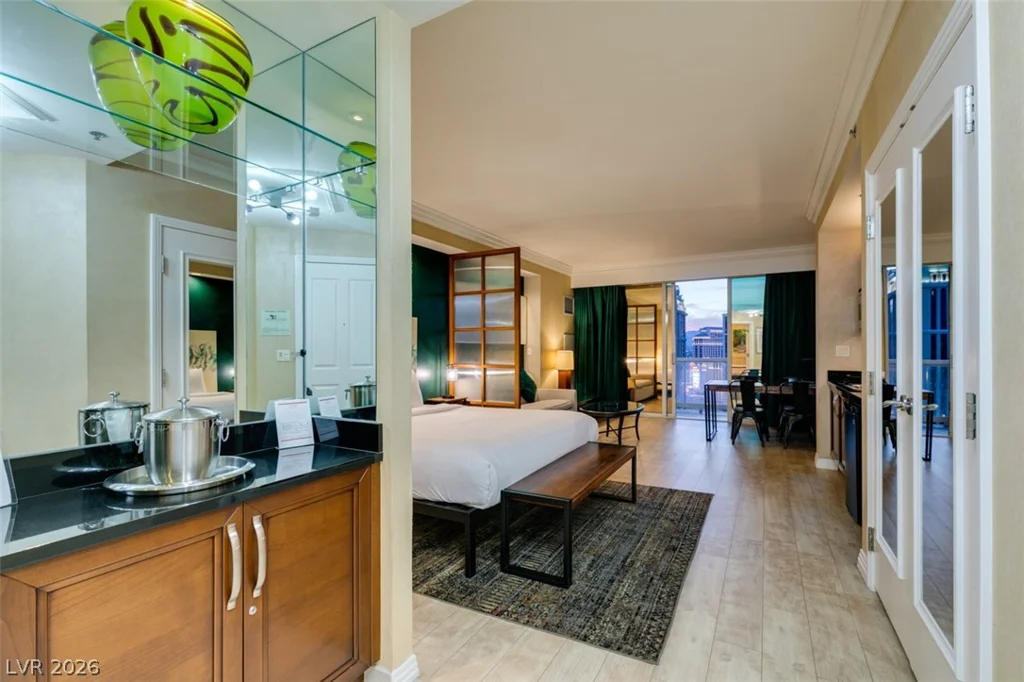 145 HARMON, Las Vegas, NV 89109