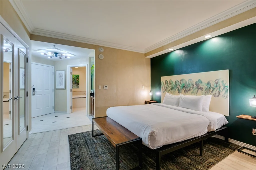 145 HARMON, Las Vegas, NV 89109