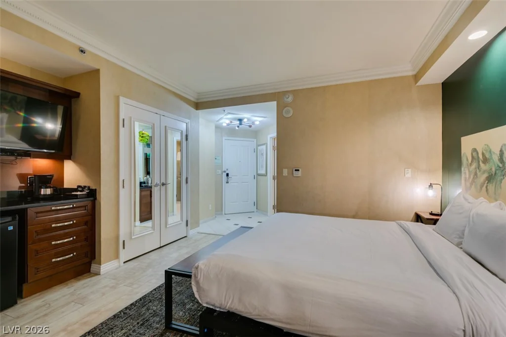 145 HARMON, Las Vegas, NV 89109