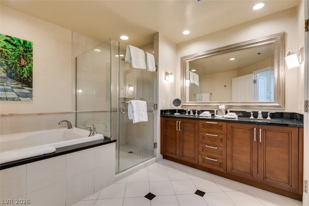 145 HARMON, Las Vegas, NV 89109