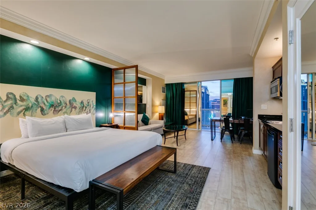 145 HARMON, Las Vegas, NV 89109