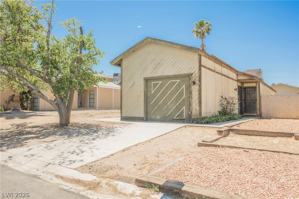 2108 San Simeon, Las Vegas, NV 89108