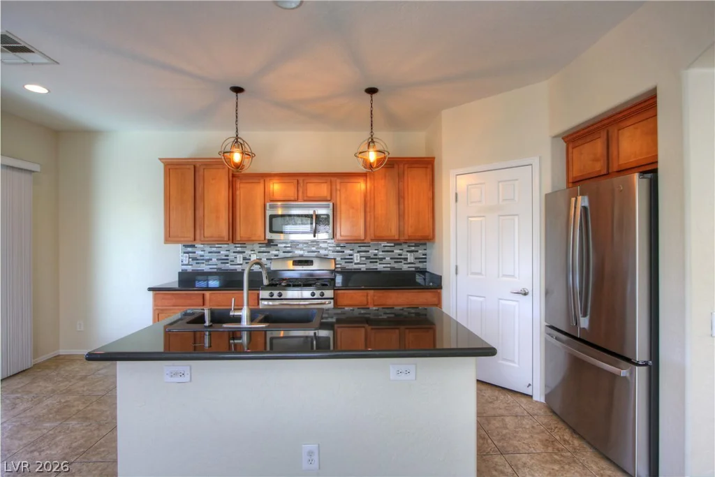9033 Castledowns, Las Vegas, NV 89148