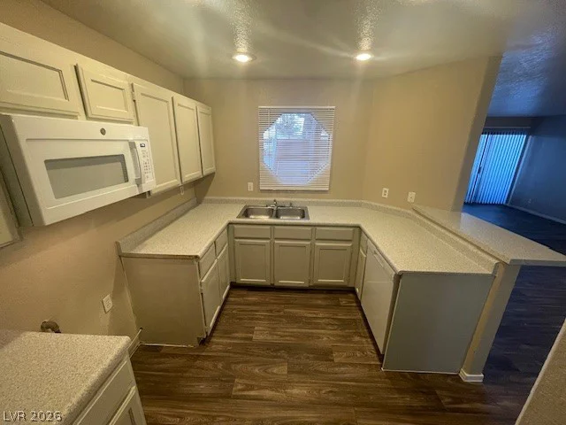 5046 Rainbow, Las Vegas, NV 89118