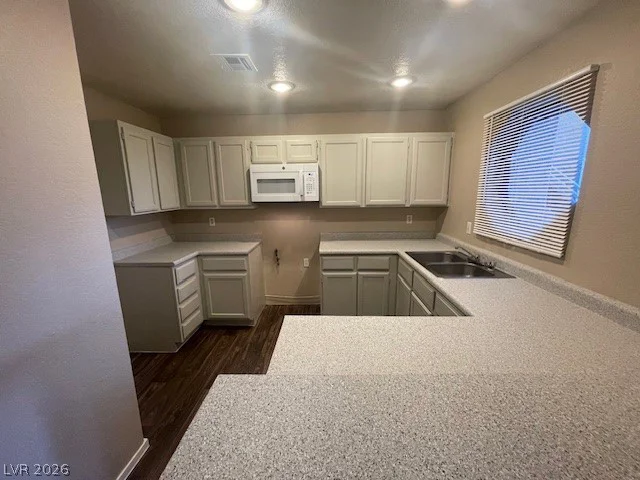 5046 Rainbow, Las Vegas, NV 89118