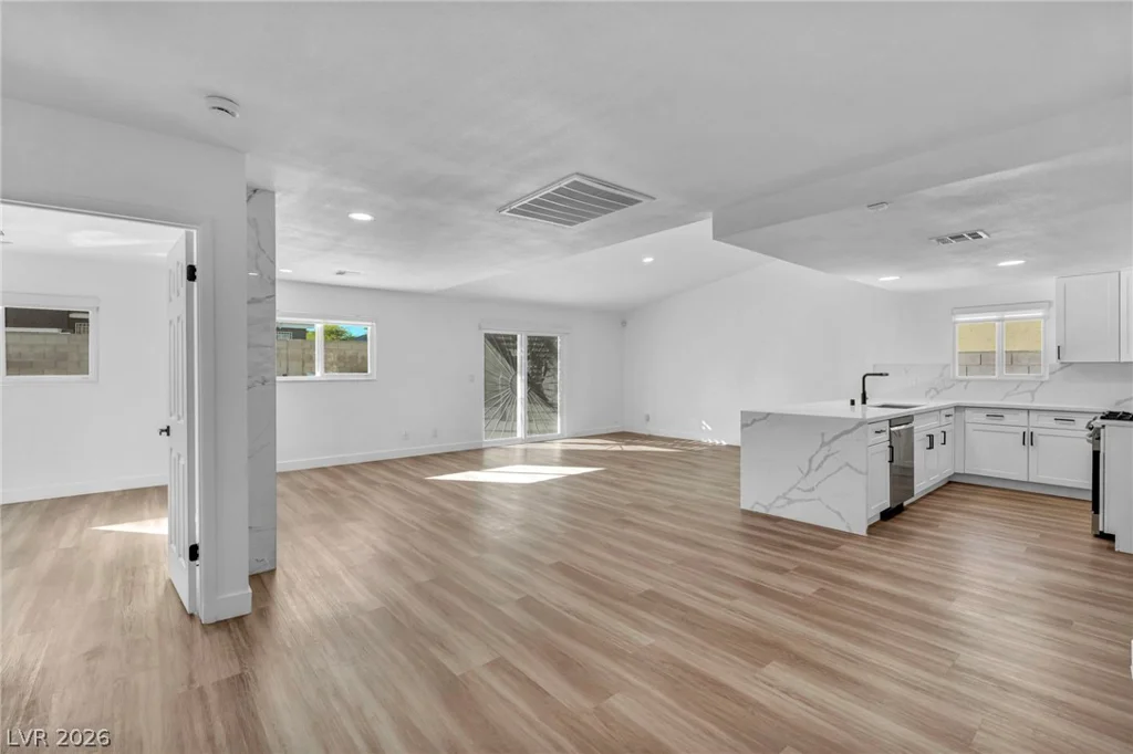 5151 Golden Spring, Las Vegas, NV 89146