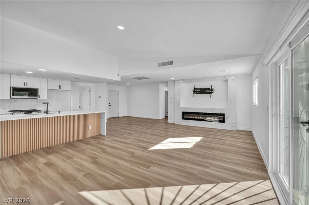 5151 Golden Spring, Las Vegas, NV 89146