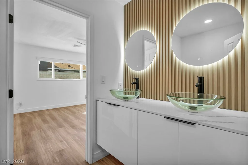 5151 Golden Spring, Las Vegas, NV 89146